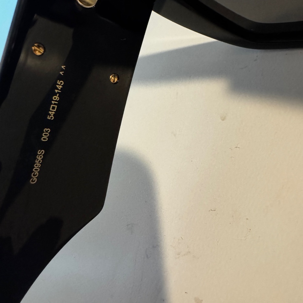 Gucci Black Square Sunglasses - Picture 6 of 7